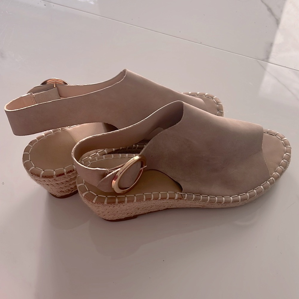 Size 9 Catherine platforms sandals!